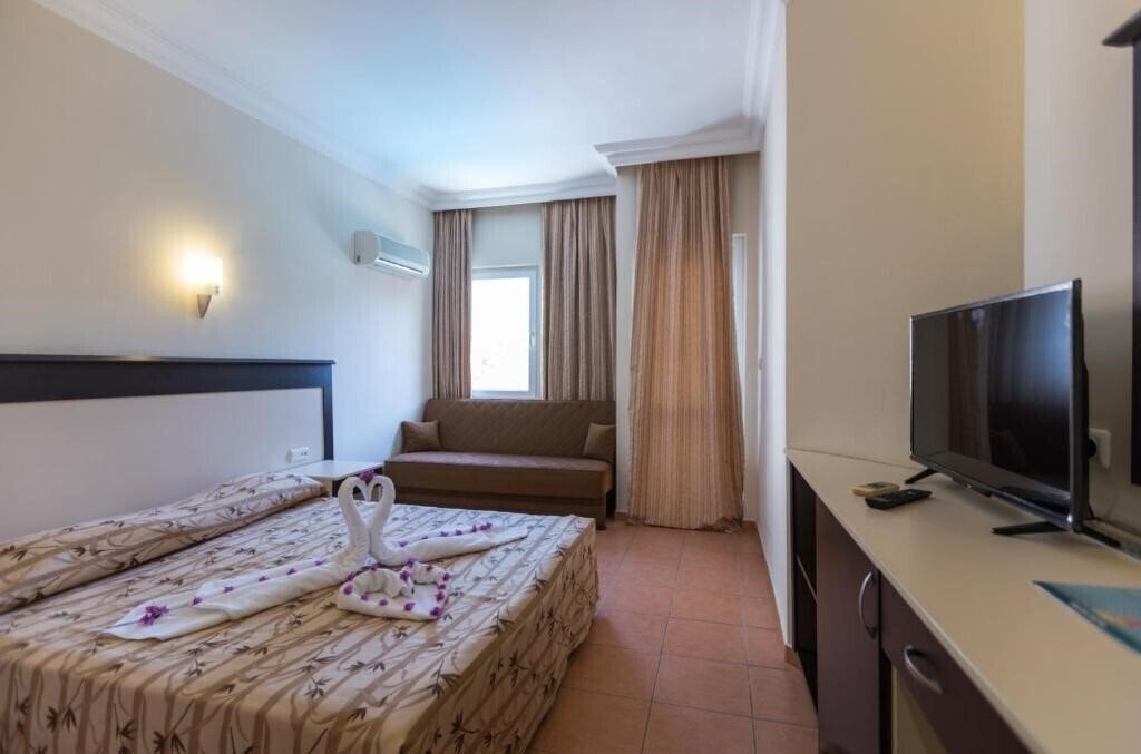 Панорама Helios Hotel 3*