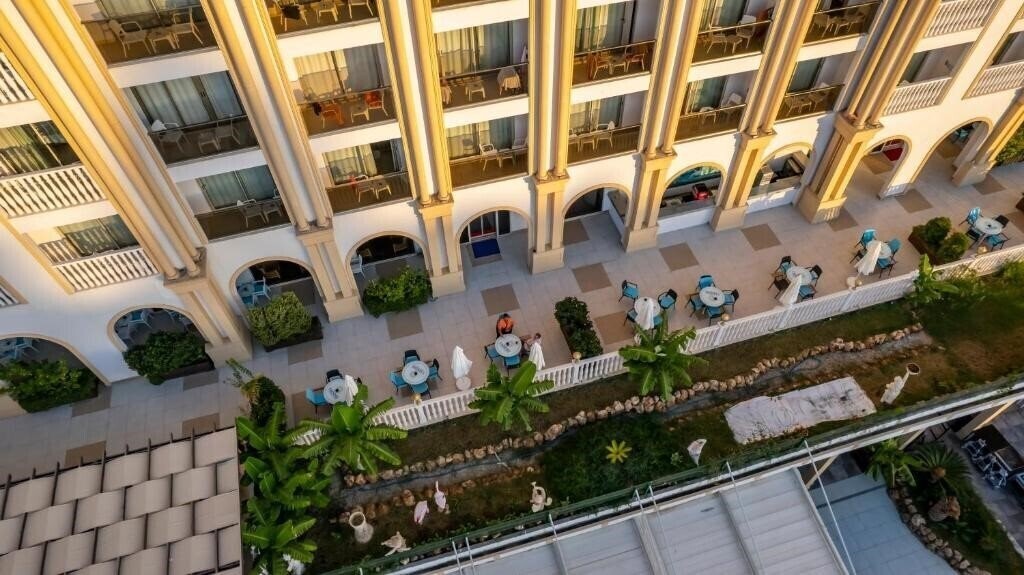 Территория J'Adore Deluxe Hotel & SPA 5*
