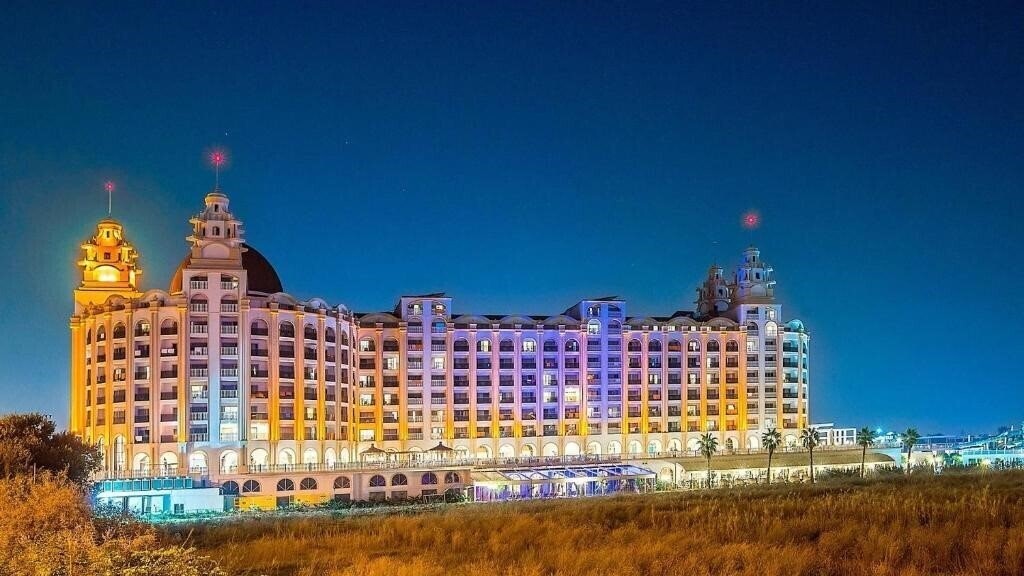 Панорама J'Adore Deluxe Hotel & SPA 5*