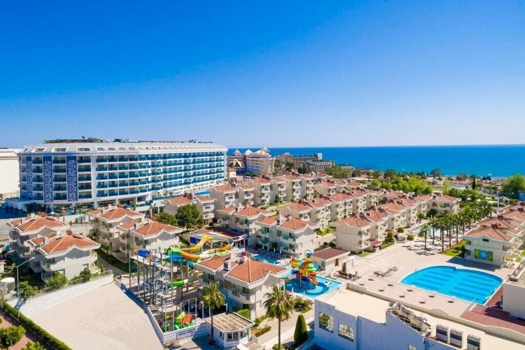 Отель Dream World Hill 5*