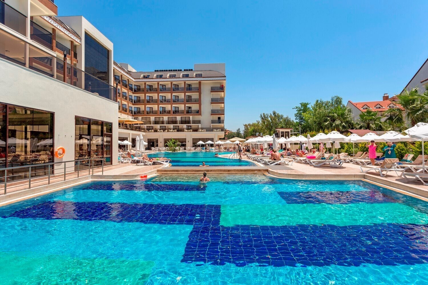 Апартаменти Glamour Resort & SPA 5*
