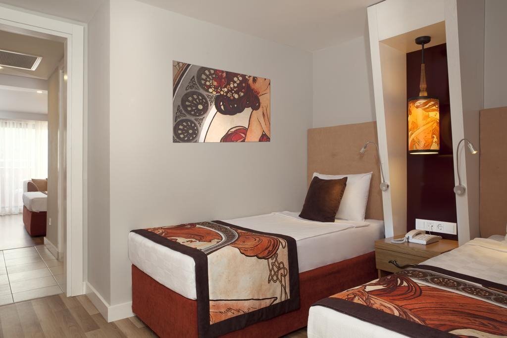 Апартаменты Orange Palace 5*