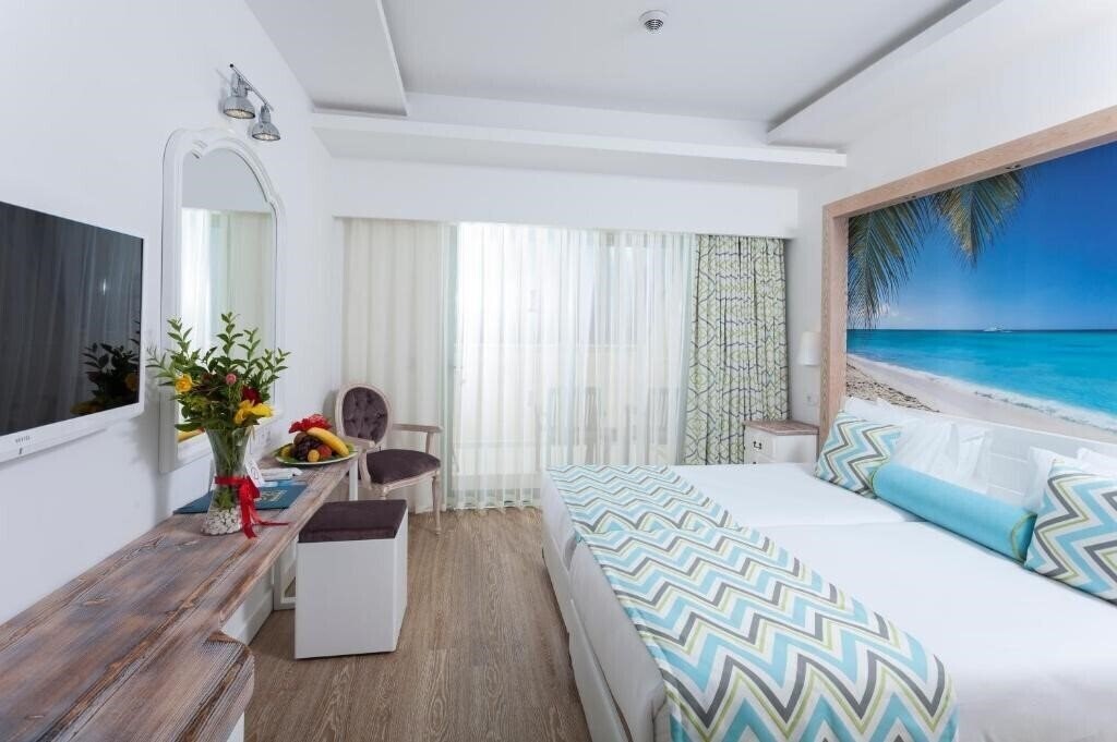 Фотографія Iz Flower Side Beach 4*