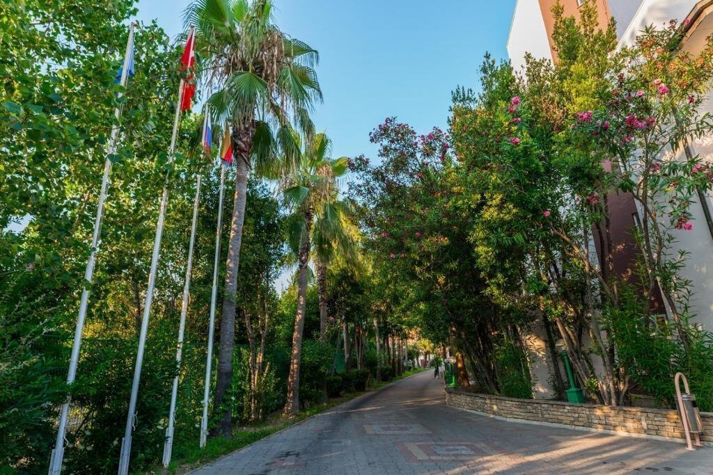 Панорама Nergos Garden 4*