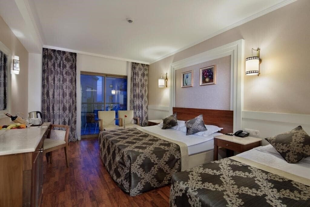 Апартаменты Alba Queen Hotel 5*