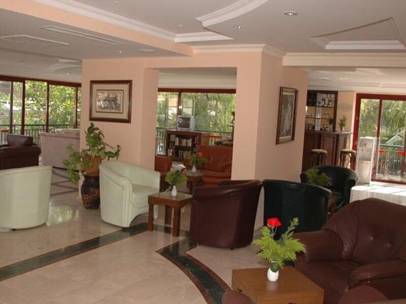 Апартаменты Hera Beach Hotel 3*