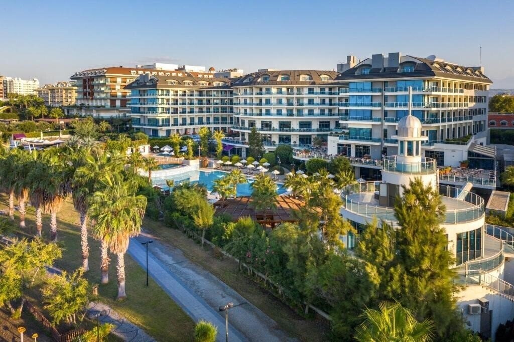 Территория Commodore Elite Suites & SPA 5*
