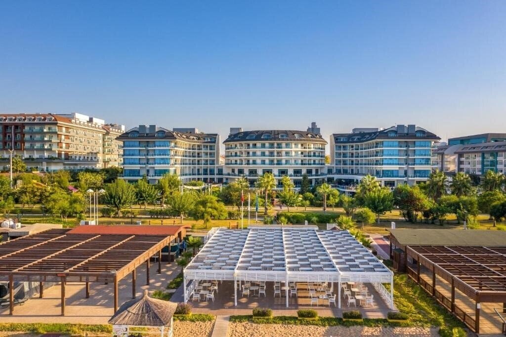 Панорама Commodore Elite Suites & SPA 5*