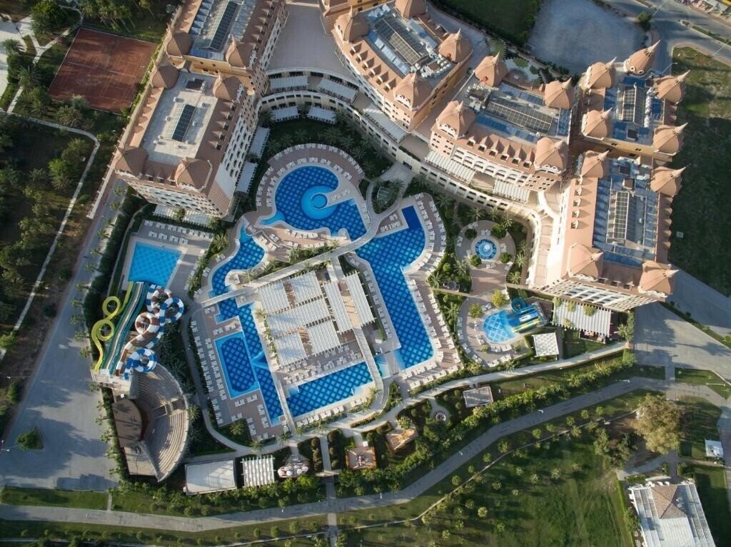 Апартаменты Royal Alhambra Palace 5*