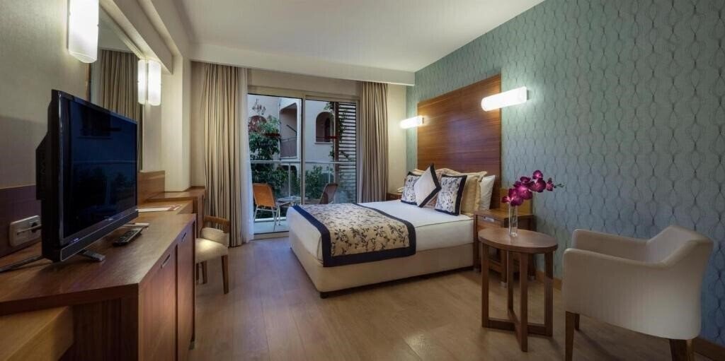 Панорама Trendy Side Beach 4*