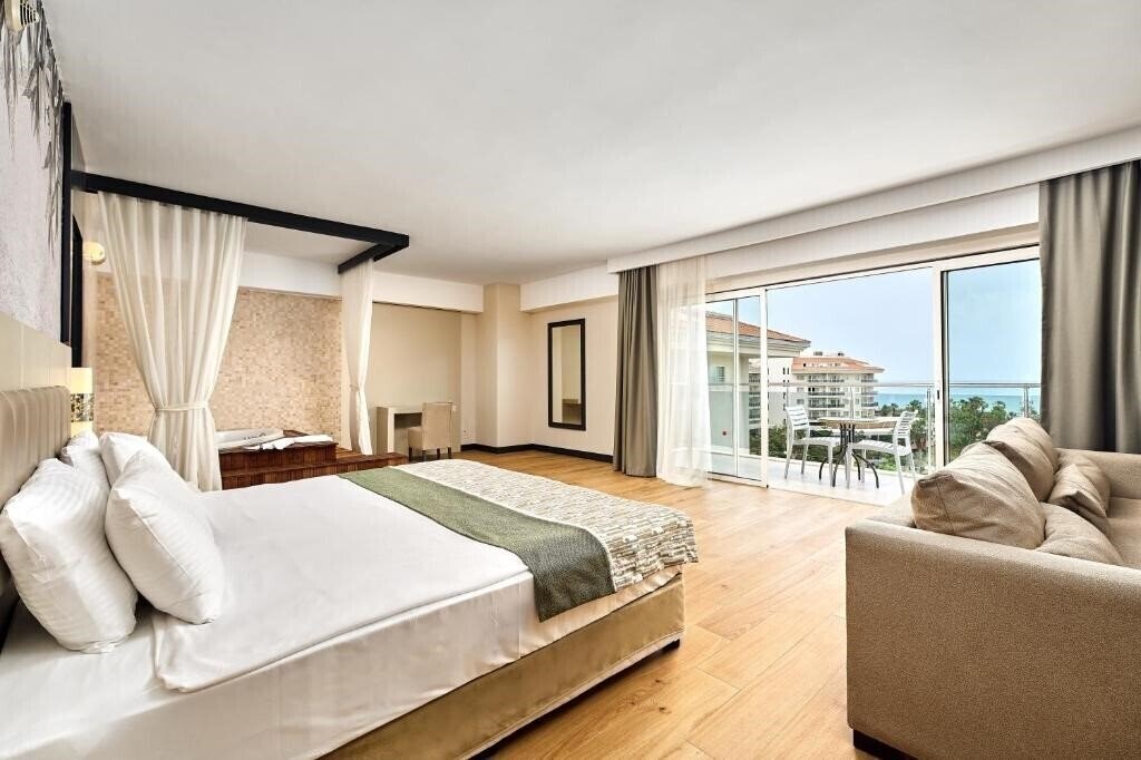 Вид Seaden Sea World Resort & SPA 5*