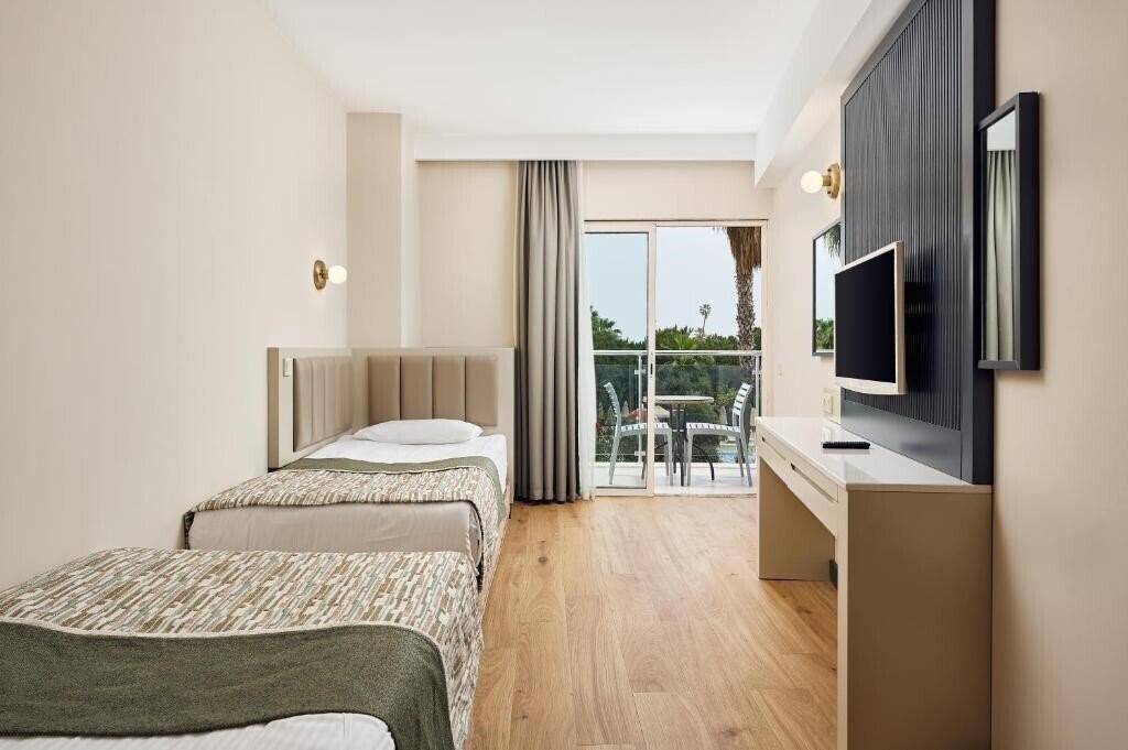 Апартаменти Seaden Sea World Resort & SPA 5*