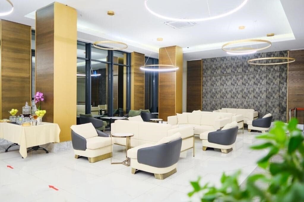 Вид Side Square Hotel 4*