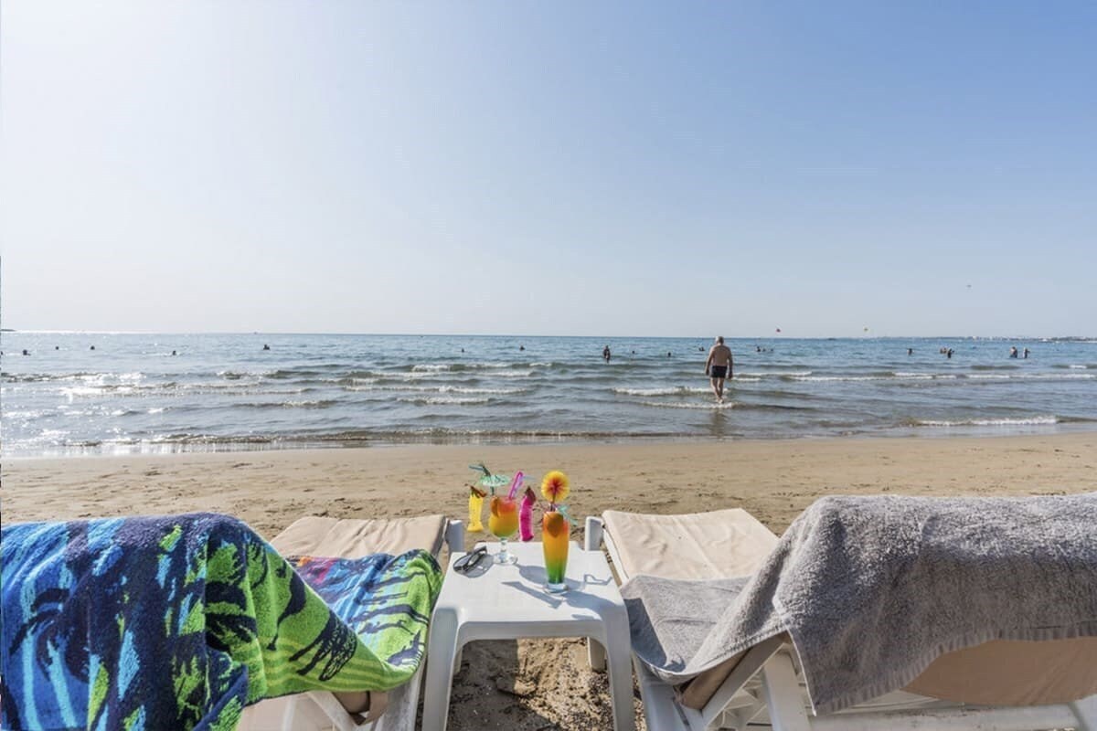 Панорама Tropic Beach Club Hotel (ex. Mirside Tropic, Tropic On The Beach) 4*