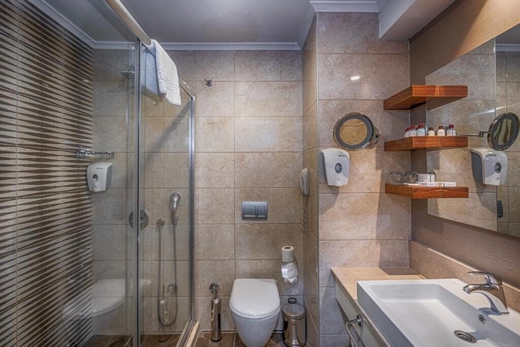 Фото Well Palace Side (ex. Side Crown Charm Palace Hotel) 5*