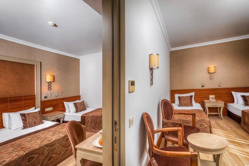 Вид Well Palace Side (ex. Side Crown Charm Palace Hotel) 5*