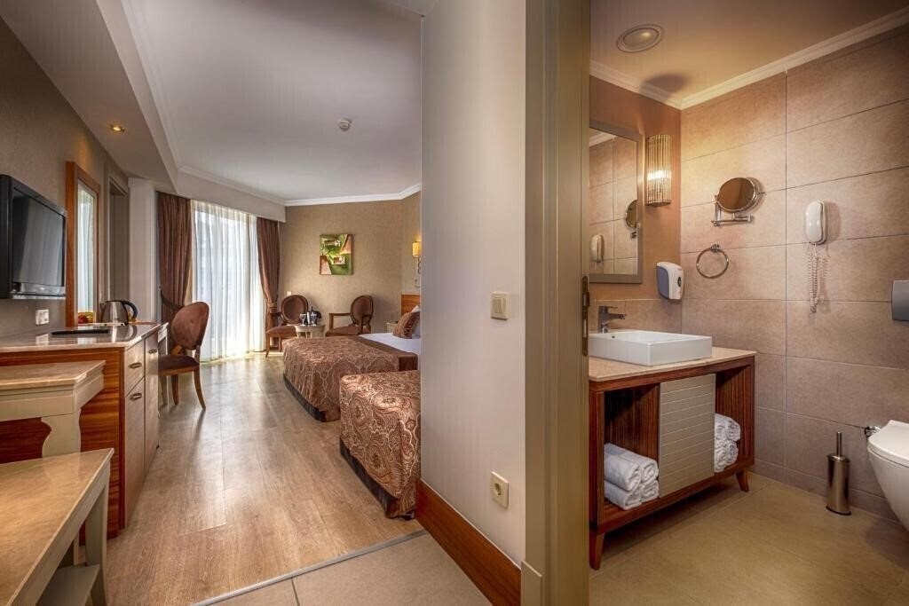 Панорама Well Palace Side (ex. Side Crown Charm Palace Hotel) 5*