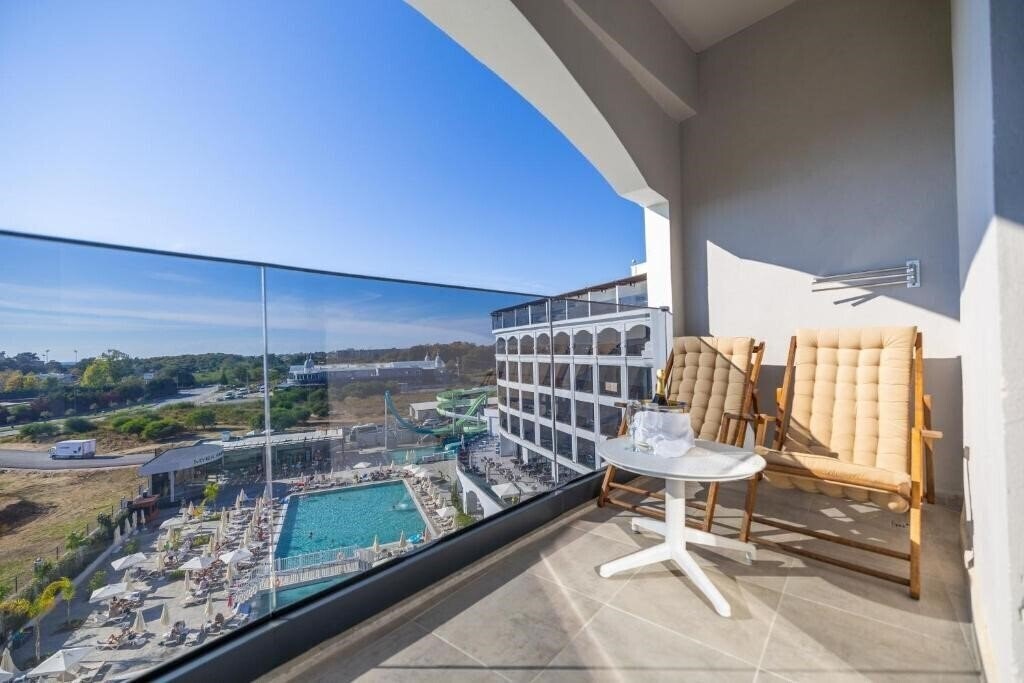 Картинка Side Moon Palace 5*
