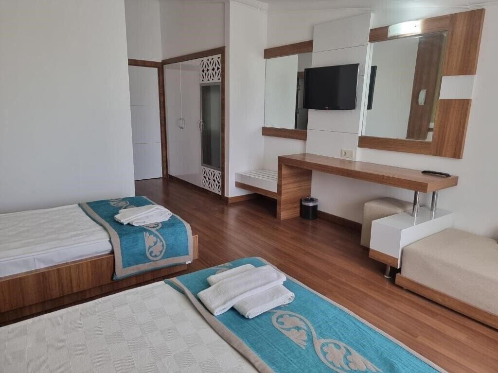 Апартаменты Luca Beach Hotel 4*