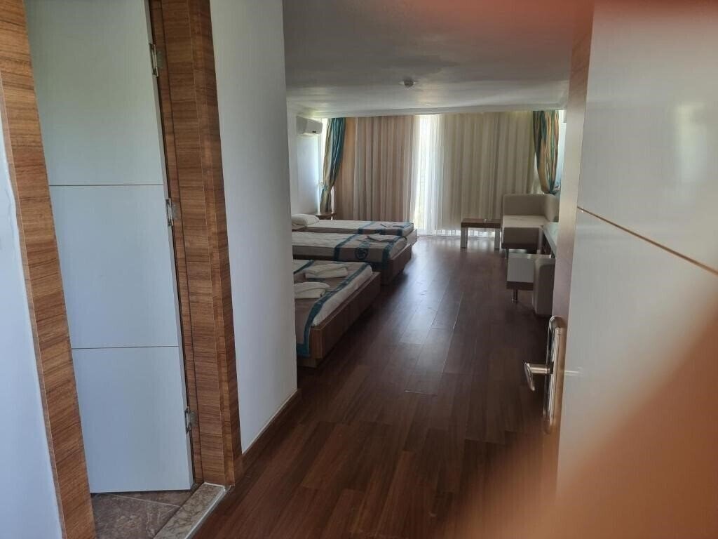 Панорама Luca Beach Hotel 4*