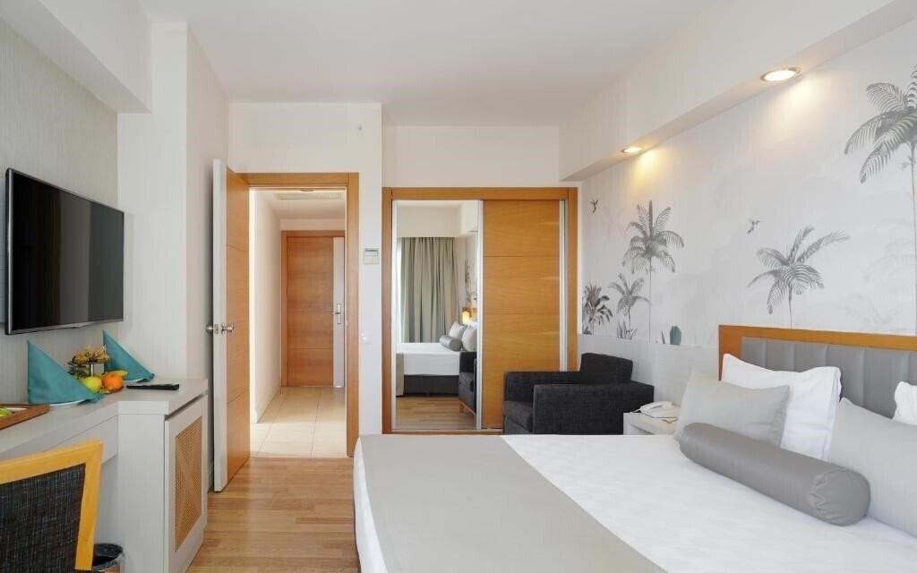 Апартаменты Side Aluna Hotel (ex. Diamond Beach Hotel & Spa) 5*