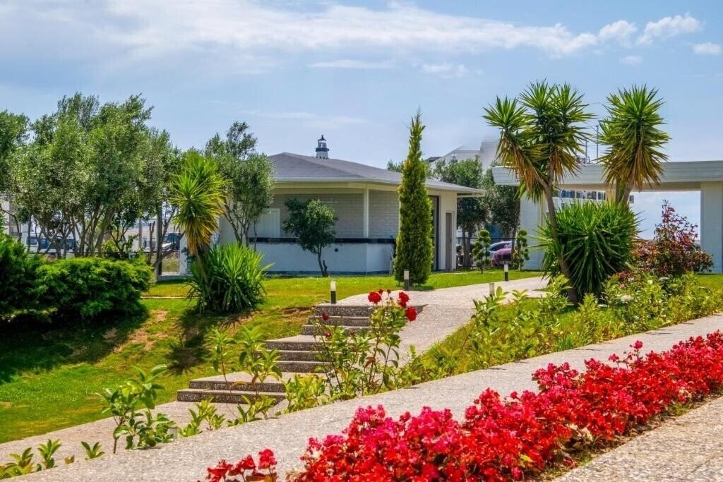 Территория Side Azalia Garden (ex. Erika Garden) 3*