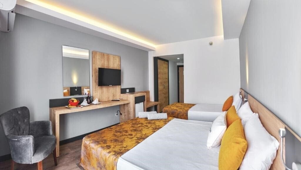 Панорама Clover Magic Park Side 3*