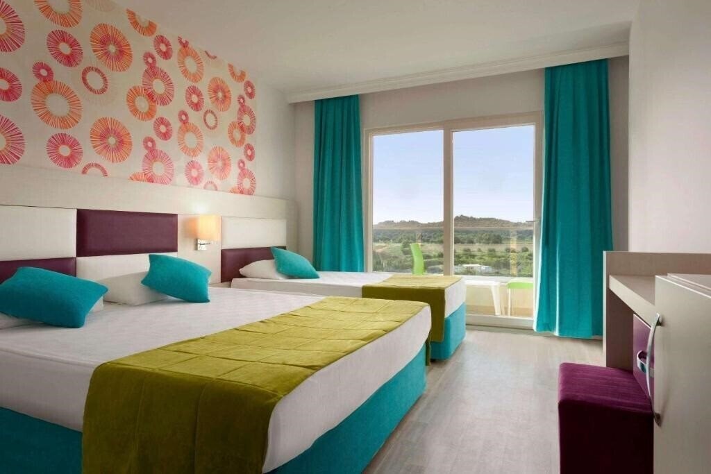 Територія Ramada Resort by Wyndham Side (ex. Ramada Resort Side, 	The Colours West) 5*