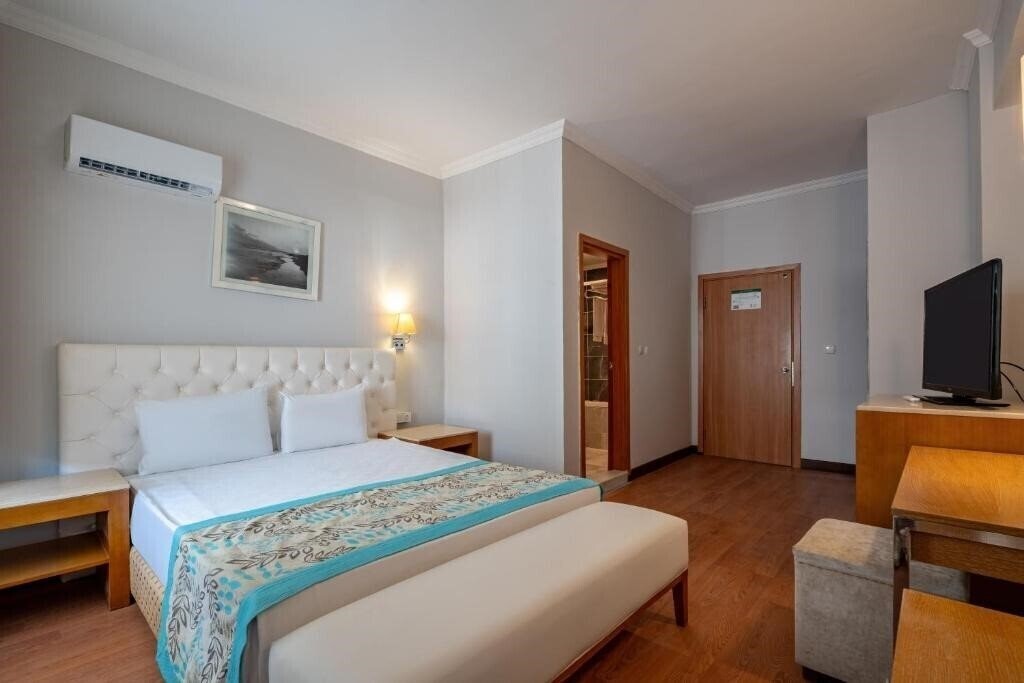 Вид Sunrise Beach Side (ex. Larissa Beach Club Hotel, Side Nusso Beach Club, Marvida Hotel Side Beach) 4*