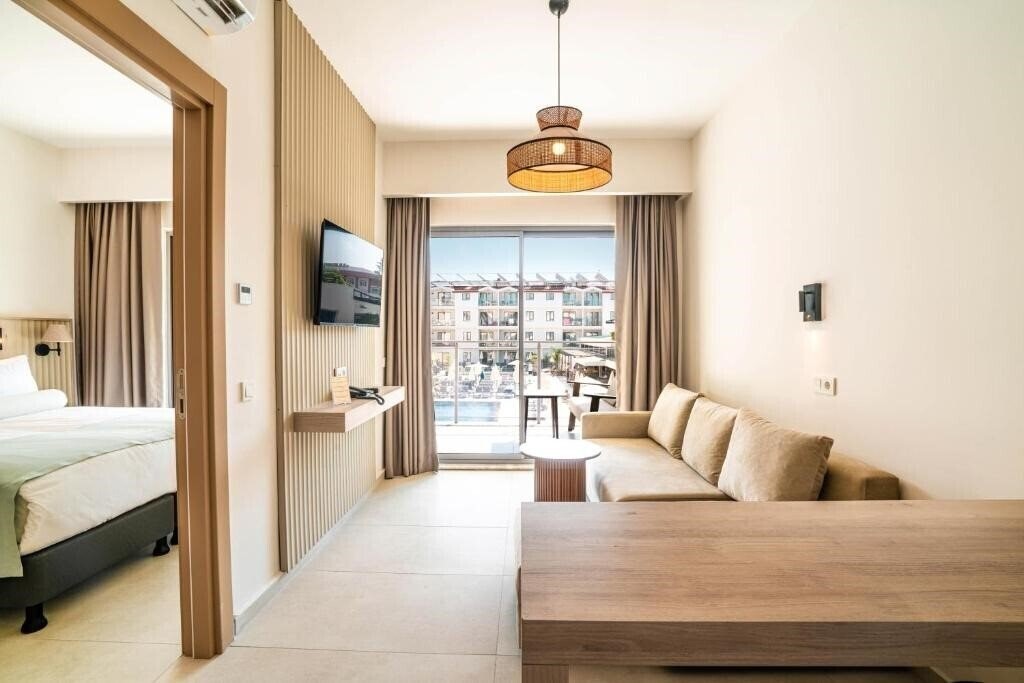 Территория Victoria Princess Hotel 4*