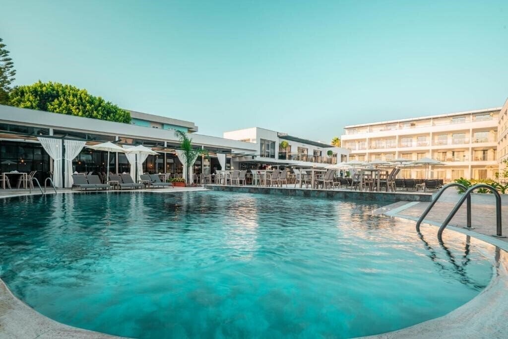 Панорама Victoria Princess Hotel 4*