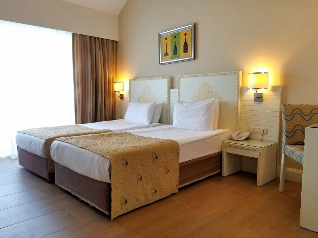 Территория Crystal Admiral Resort Suites & SPA 5*