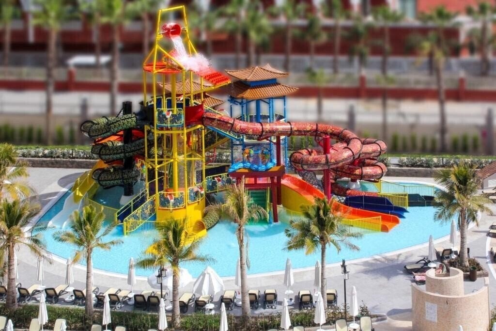 Панорама Royal Dragon Hotel 5*