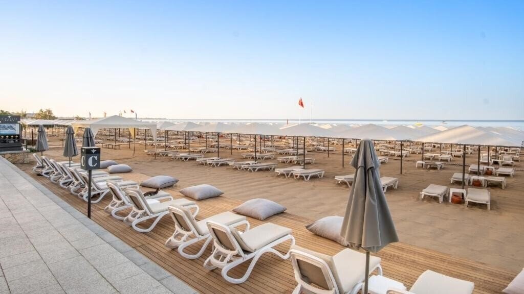 Вид Miramare Queen Hotel 4*