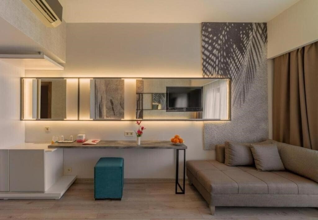 Апартаменты Club Hotel Turan Prince World 5*