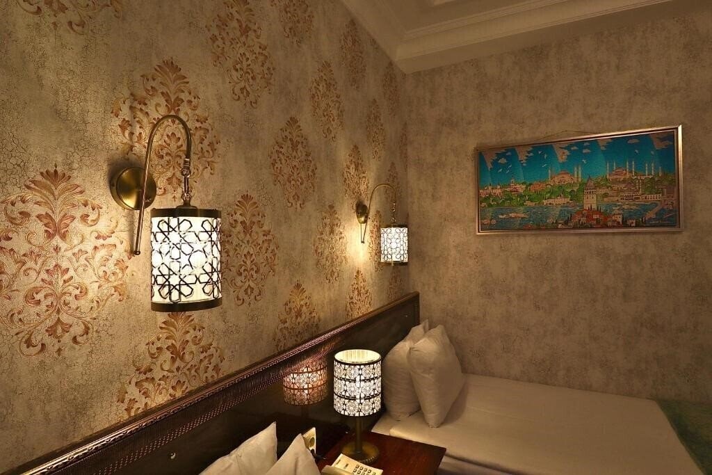 Вид Blue House Hotel & Rooftop (ex. Blue House Hotel, Blue House Hotel Istanbul, Blue House Mavi Ev Hotel) 3*