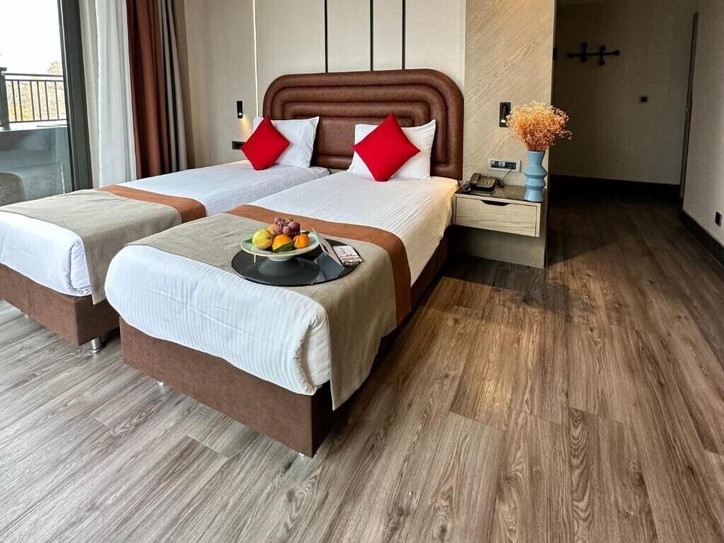 Панорама Sky Kamer Boutique Hotel 4*