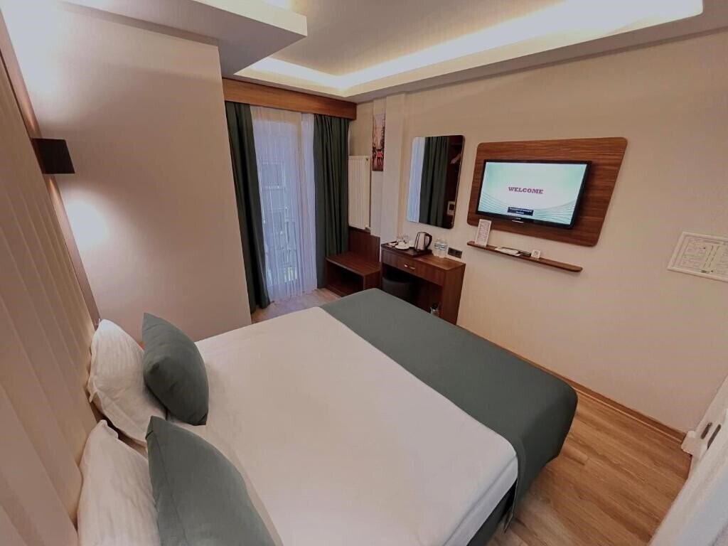 Панорама Hotel Black Tulip (ex. Black Tulip Hotel) 4*