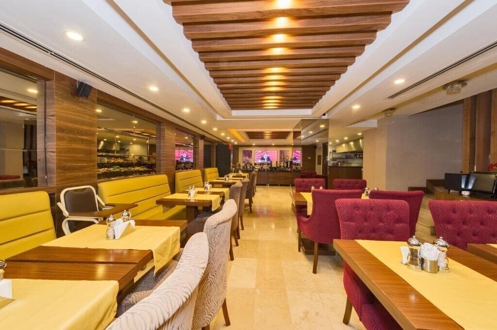 Фотографія Darkmen Hotel 4*