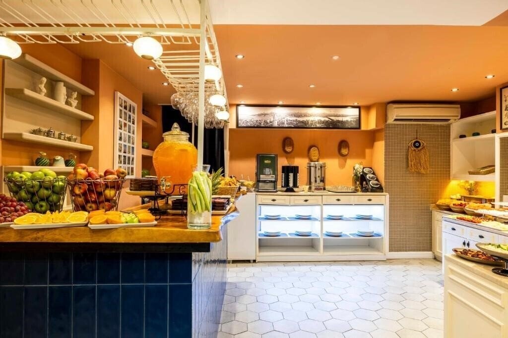 Панорама Raymond Hotel 3*