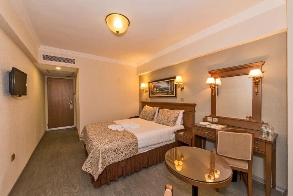 Территория Gonen Hotel Laleli 3*