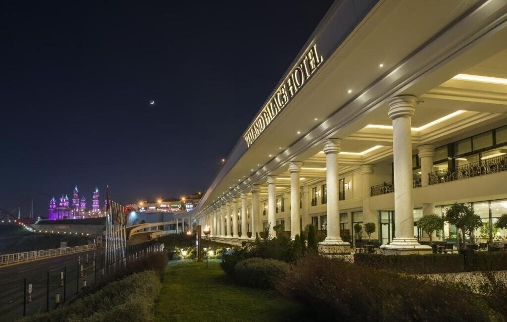 Апартаменты Vialand Palace Hotel 5*