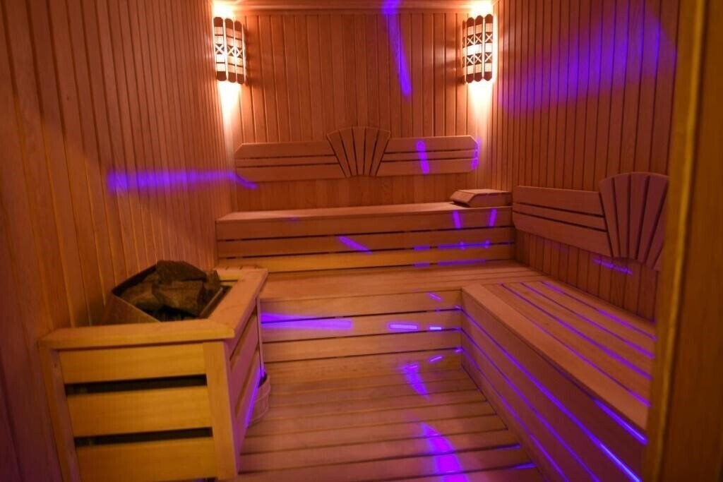 Панорама Diamond Royal Hotel 3*