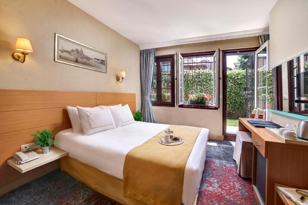 Фотографія Almina Hotel (ex. Almina Hotel Istanbul, Almina Hotel & SPA) 4*