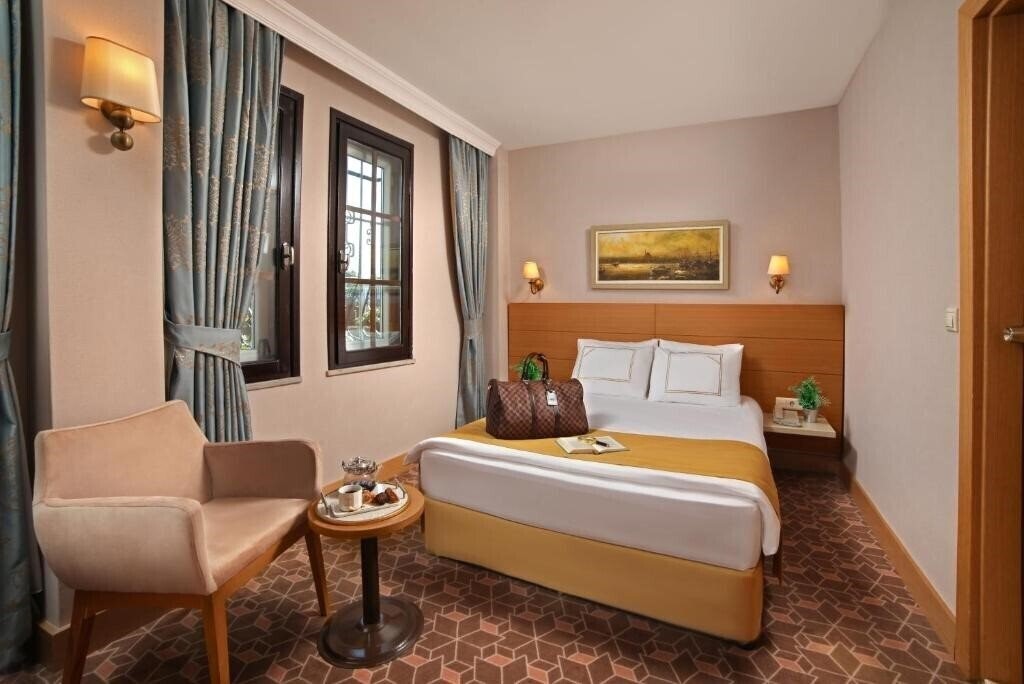 Апартаменти Almina Hotel (ex. Almina Hotel Istanbul, Almina Hotel & SPA) 4*