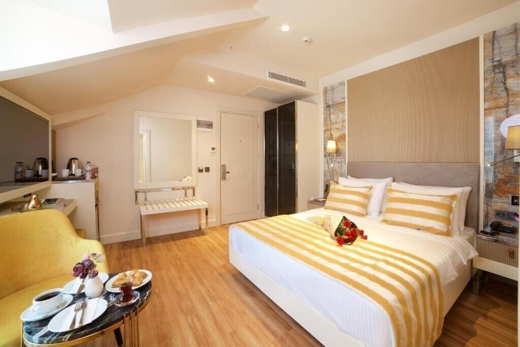 Территория Icon Istanbul Hotel (ex. Icon Hotel Taksim) 4*