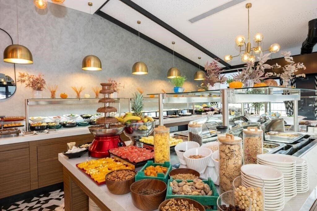 Фотографія Ramada Encore by Wyndham Istanbul Sisli 4*