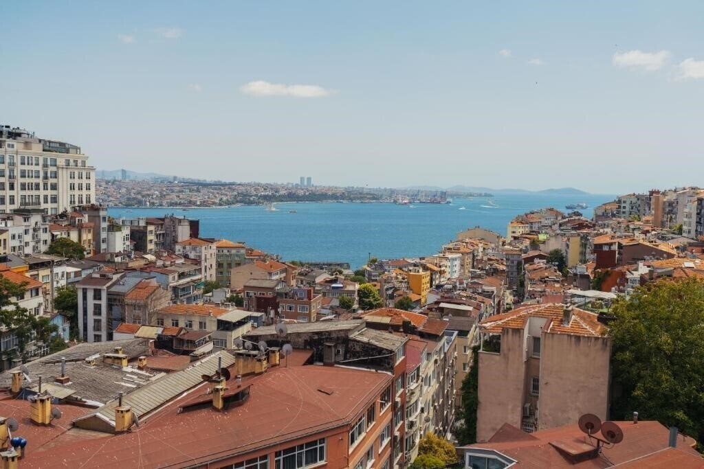 Апартаменти Trip Bosphorus Taksim Hotel (ex. Tryp By Wyndham Taksim) 4*