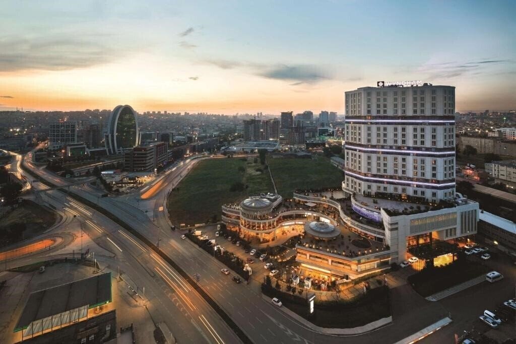 Вид Wyndham Grand Istanbul Europe 5*