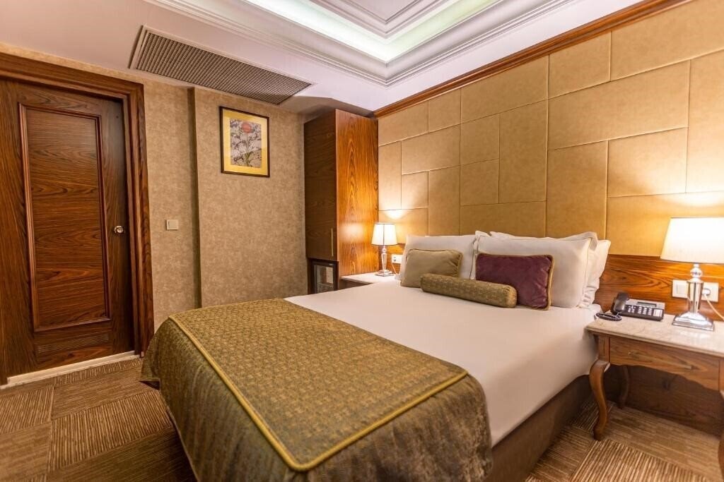Панорама Eurostars Hotel Old City 4*